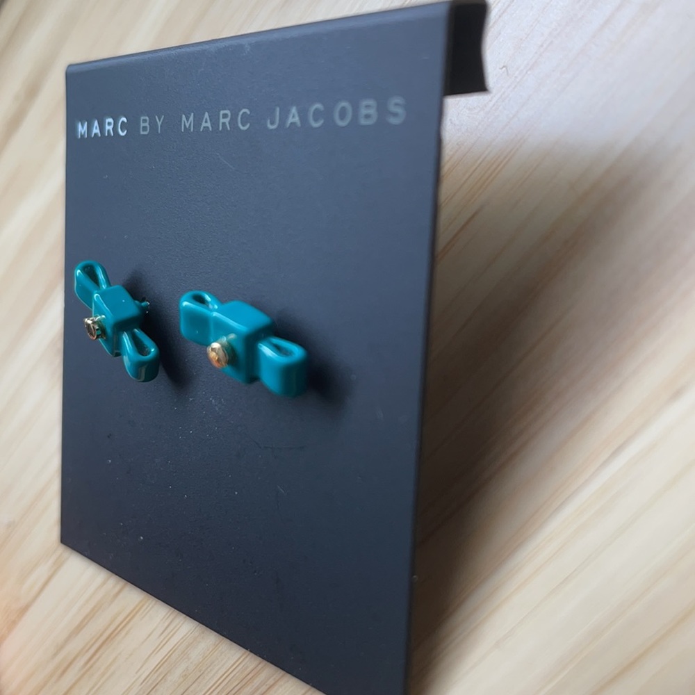 Marc by Marc Jacobs aqua bow stud earrings - Picture 4 of 4